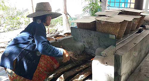 10.การใช้เตาสำหรับนึ่งข้าวฮางหอมทอง