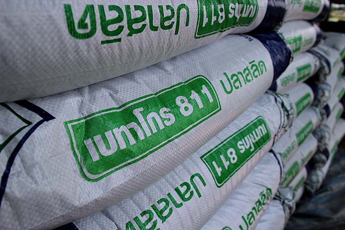 8.ใช้อาหารเม็ดลอยน้ำของเบทาโกร
