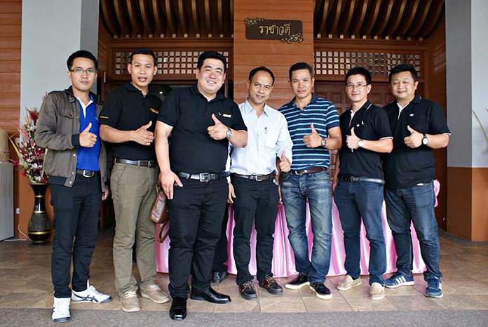 คุณสมเกียรติ-ใสคำพู-และ-คณะทำงานของ-บริษัท-ไทยฟู้ดส์ฯ