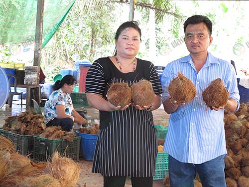 1.คุณวัชรินทร์-และคุณอุดมรัตน์