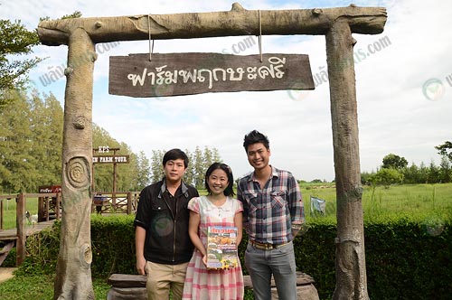 2.อาจารย์พรวิวัฒน์-พฤกษะศรี-ขวา