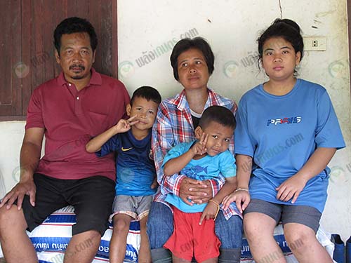 3.คุณชุมพลและครอบครัว
