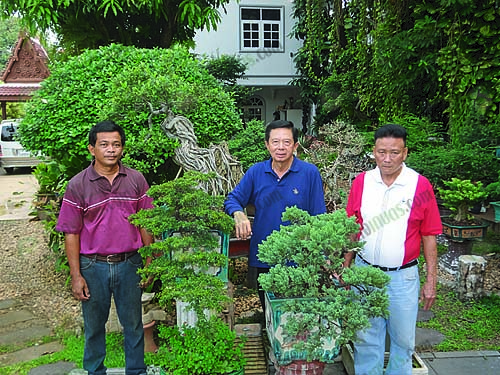 1.คุณนิวัฒน์-ผุดประภากุล-หรือโหงว-บอนไซ-ขวาสุด