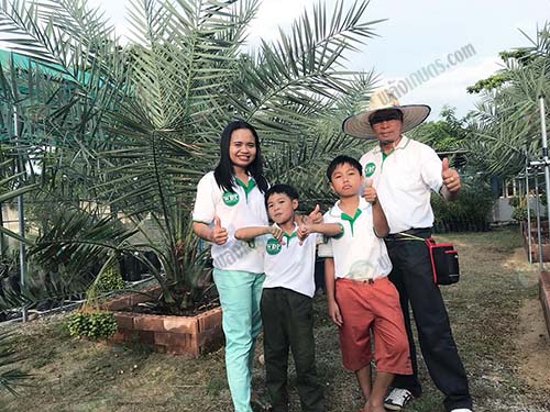 3.คุณสำเรือง-พินงรัมย์-และครอบครัว