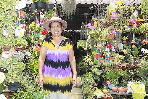 1.คุณจินตนา-การะเกตุ-เจ้าของร้านต้นไม้การะเกตุ