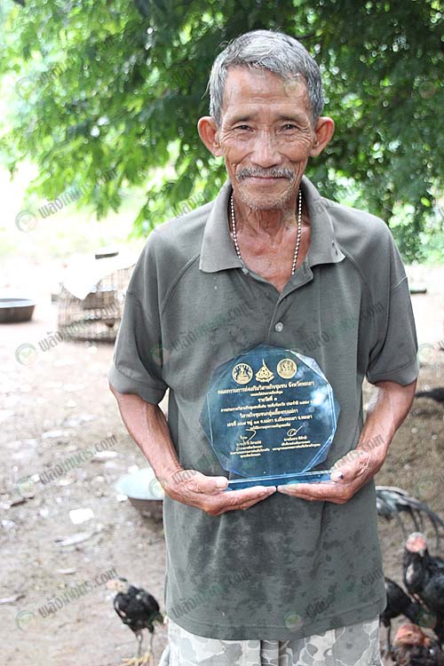 2.คุณธนศักดิ์-นามวงศ์-ประธานกลุ่มวิสาหกิจชุมชนเพาะเลี้ยงกบ-