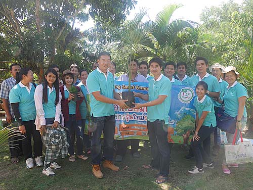 9.คุณณัฐพรและกลุ่มเกษตรกรรุ่นใหม่-หรือ-Young-Smart-Farmer-Rayong