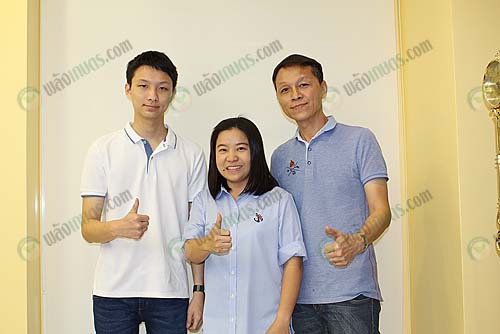 1.ครอบครัวคุณนิคม-สุขมารถ-เจ้าของฟาร์มไก่ดำ