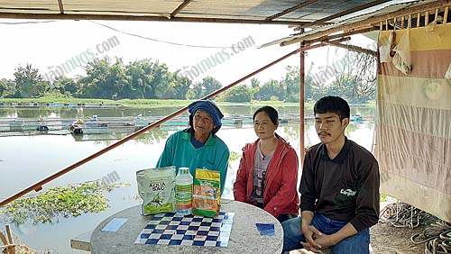 2.เกษตรกรผู้เลี้ยงปลาทับทิม