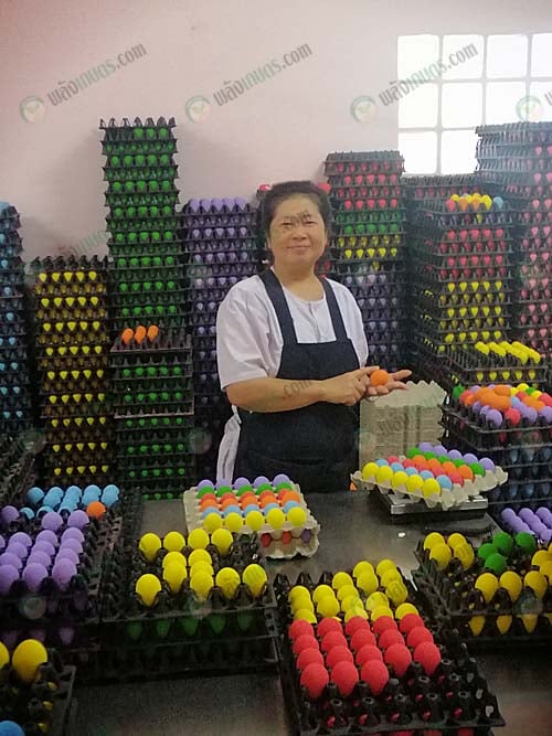8.คุณปรานีแพ็คไข่เยี่ยวม้าส่งลูกค้า