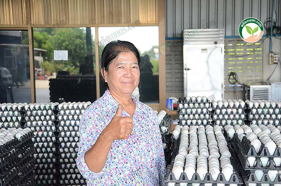 1.คุณวรวรรณี พุ่มกุมาร เจ้าของบุญรอดฟาร์ม