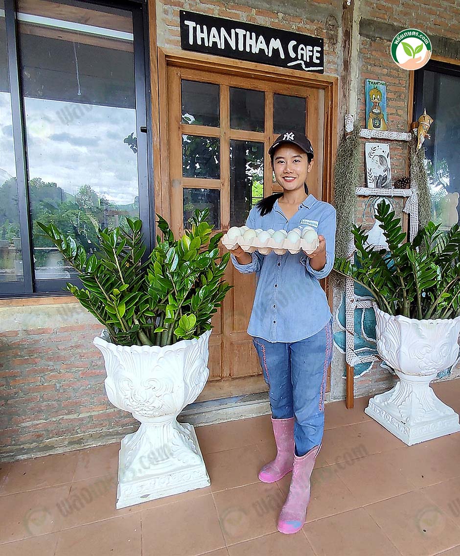 1.คุณธนกัญพัชร ทิ้งโคตร เจ้าของ ไร่ธารธรรม