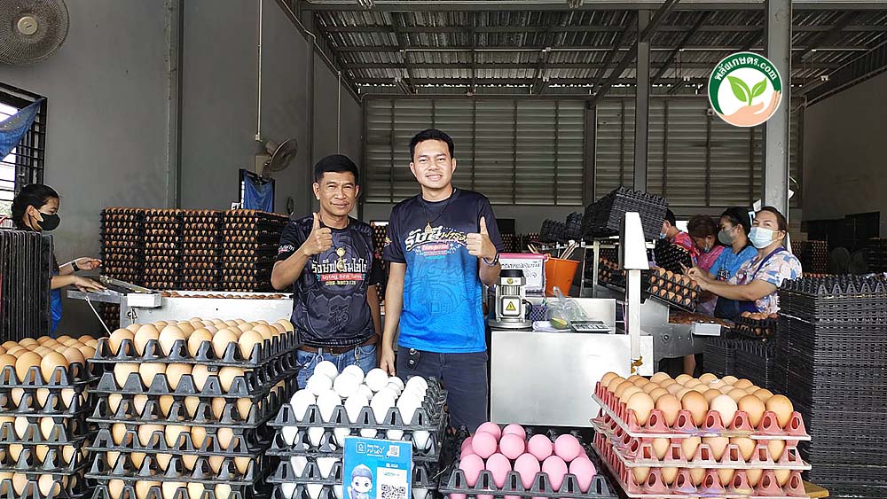 1.คุณรังษี สีหรั่ง (ขวา) และคุณไกรสร สีหรั่ง (ซ้าย)